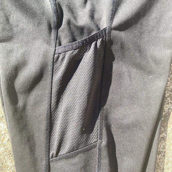 Adidas Black Cropped Leggings women’s size XL - Picture 5 of 8